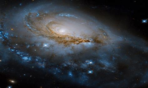 Hubble Telescope Shares Image Of Spiral Galaxy Ngc 1961 Located 180