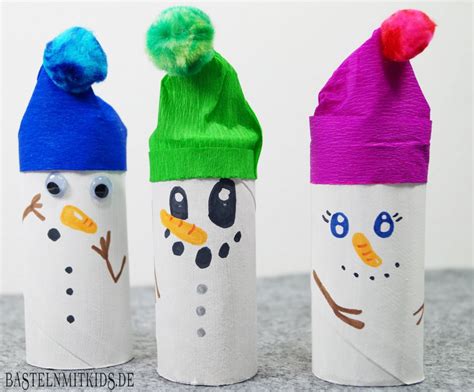Winterliche naturfundstücke basteln mit zapfen. Schneemann basteln mit Kindern - Bastelnmitkids