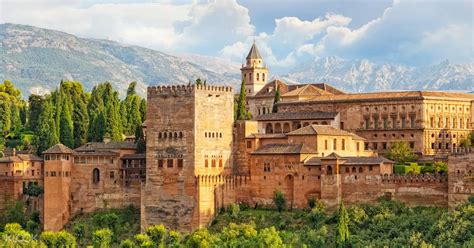 #exclusivehospitality you can share your memories with #mygranadastory hashtag to take place in @granadaluxury profile granada.com.tr. Granada Tour with Alhambra Palace and Generalife Gardens