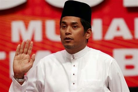 Sekilas fakta jangan ulangi krisis politik pm minta umno beri syarat baru polis minta senarai mp. YOP PASIRSALAK: #PemudaUMNO Mahu Ahli Berkelayakan ...