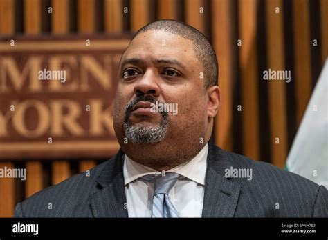 new york new york usa 18th apr 2023 manhattan da alvin bragg attends briefing on arrest of