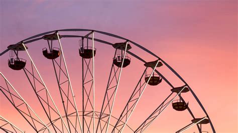 Couple Accused Of Having Sex On Cedar Point Ferris Wheel 981 Kdd