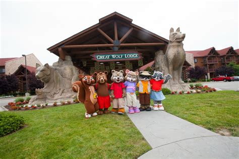 The great wolf lodge has everything a family needs, scavenger hunt, pool, arcades, laser tag, bowling, games, story time and that's just part of the list. Spring-a-Palooza at Great Wolf Lodge Williamsburg - March ...