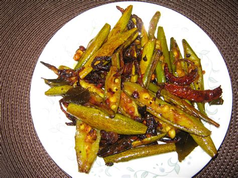 Serve the hariyali parwal curry immediately upon preparation, with your favourite rotis or rice. Food food and food: Crunchy parwal dry