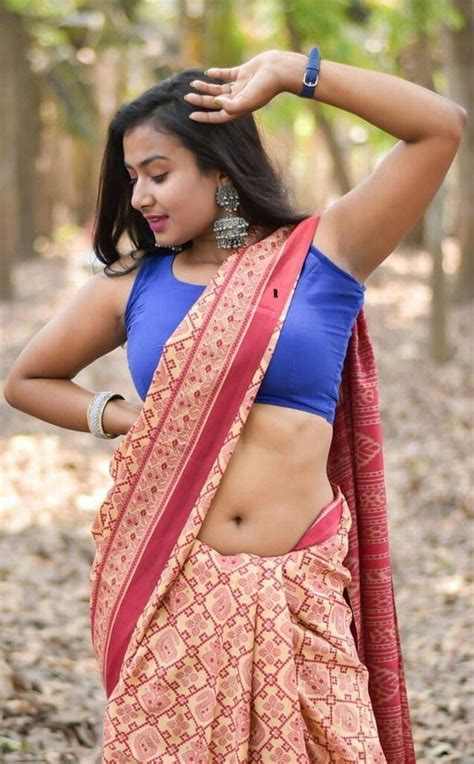 Pin By Love Shema On Navel Saree 2 Indian Photoshoot Gorgeous Women Hot Sexy Women Jeans