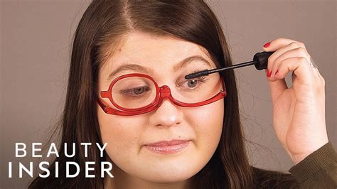 You Can Wear These Glasses And Apply Makeup At The Same Time Youtube