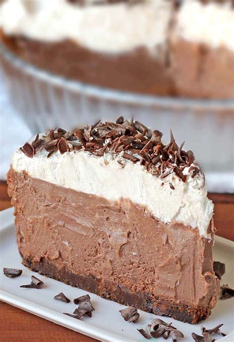 It's full of baileys and chocolate and is one of my favorite flavor combinations! Chocolate Cream Pie - Sugar Apron