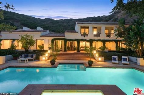 Here, at 23746 malibu road, was once a property called 21 malibu colony. James Cameron puts massive 16,000-square-foot Malibu ...