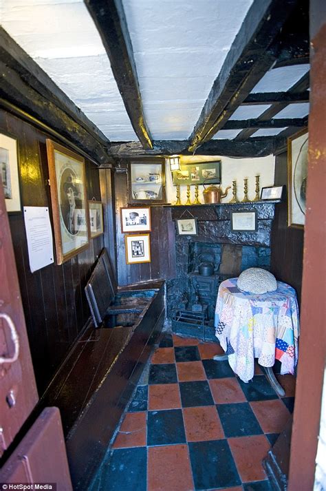 Take A Peek Inside Britains Smallest House Which Is Just Six Feet Wide