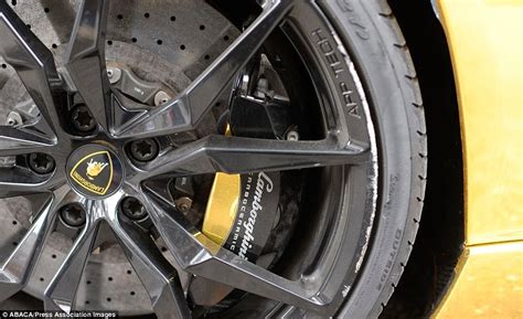 Find over 100+ of the best free lamborghini aventador images. 5 Gambar : Lamborghini Aventador Emas kereta paling Mahal ...