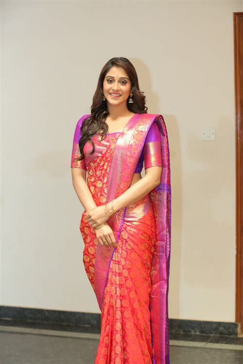 Actress anasuya bharadwaj latest hd pictures. Regina Cassandra Latest HD Hot Photos in Spicy Saree - CAP