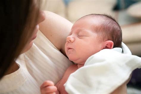 How Long Should You Hold A Baby Before Putting Them Down To Sleep