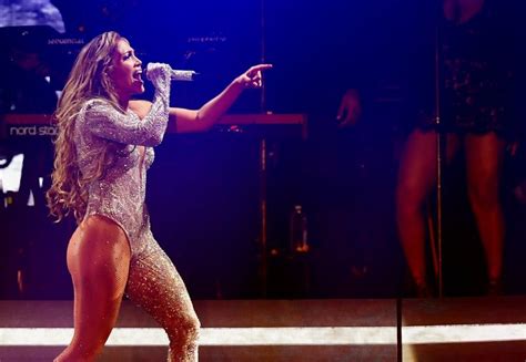 Sizzling Photos Of Jennifer Lopez Rocking The Stage On Her It S My Party Tour Jennifer