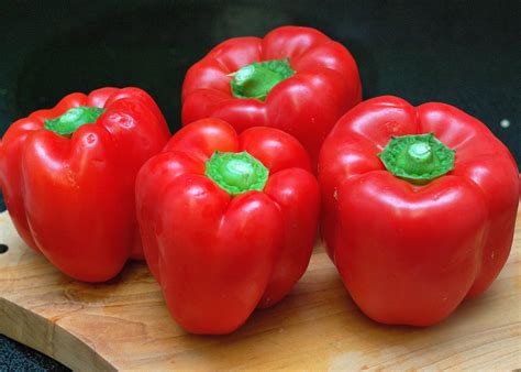 7 Reasons To Eat More Red Bell Peppers