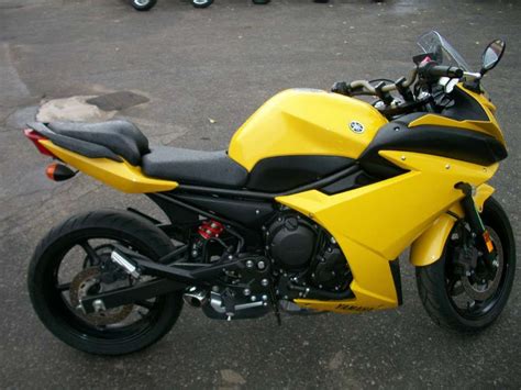 Team yamaha blue/white, cadmium yellow, pearl white, raven. 2009 Yamaha FZ6R | Motos, Motocicletas