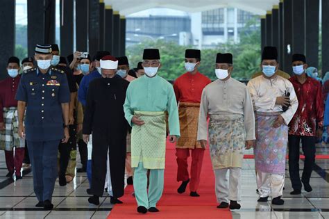 Kalendar islam atau kalendar hijriah adalah merupakan kalendar lunar/qamariah, iaitu kalendar yang dikira berdasarkan pergerakan/fasa bulan mengelilingi bumi. Sambutan Maal Hijrah Peringkat Kebangsaan - Pejabat ...