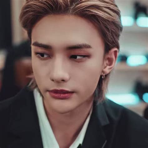 Oops On Twitter Rt Hyunjin Mmt Give Me Your Tmi Cut