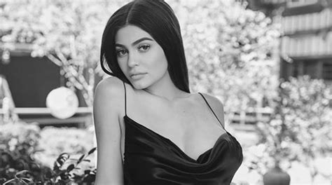 kylie jenner wants privacy during pregnancy the statesman