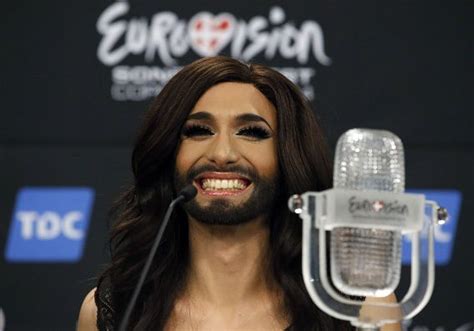 Het eurovisie songfestival is altijd goed voor relletjes, voortrekkerij, elkaar stemmen toespelen, statements en aandachttrekkerij. Conchita Wurst - wat is het verhaal achter de baard? - NRC