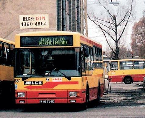 Pełny etat, praca tymczasowa, niepełny etat. Barbara Kwarc: kierowca autobusu z dużą fantazją....