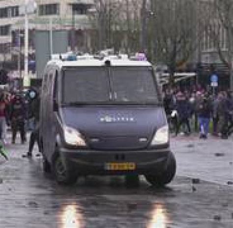 In den niederlanden gilt seit samstag, den 23. Niederlande: „Schamlose Diebe" - Mob zieht plündernd durch ...