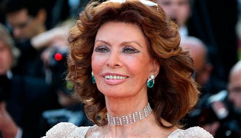 Please be on the alert for imposters and scammers on facebook and messenger, imposter emails and posts that look like they're from sophia loren facebook, requests from people. Sophia Loren se estrena en Netflix gracias a su hijo ...