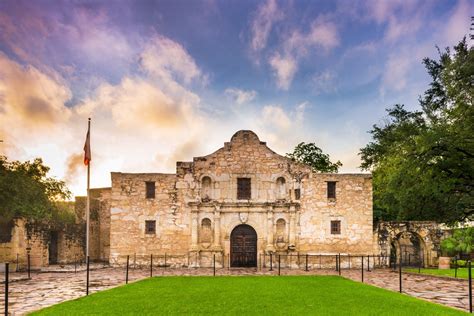 A Visitors Guide To The Alamo In San Antonio Texas Busy Being Jennifer