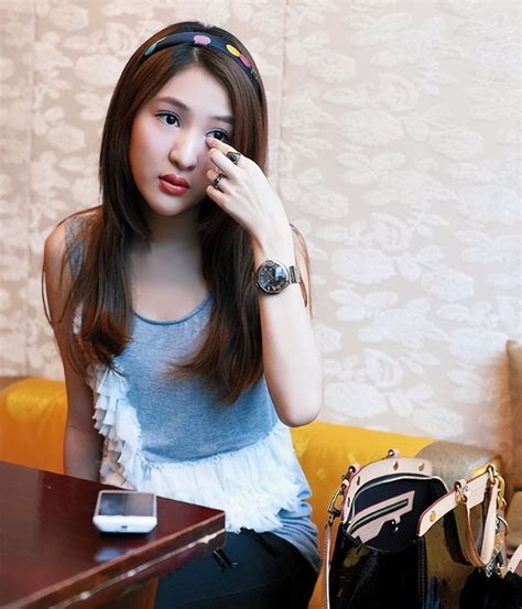 guo meimei the originator of internet celebrity who shows off her wealth is the first person
