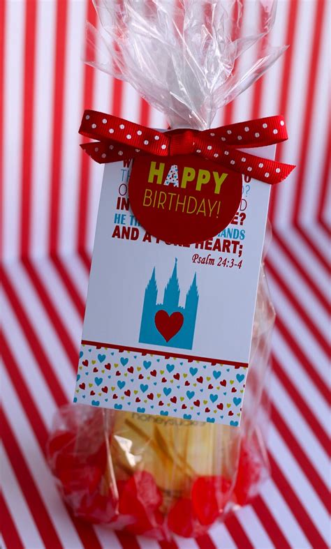 Cell phone drownings are a thing of the past, while books, magazines, tablets, candles this birthday gift for her arrives in a gorgeous personalized name box with a personalized wine or champagne tumbler. Pretty Printables For You: Birthday Present idea for the ...