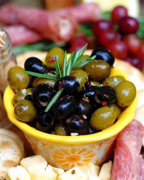 Easy Italian Marinated Olives Southern Discourse