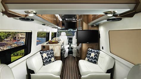interstate airstream lounge touring ext coaches rear load