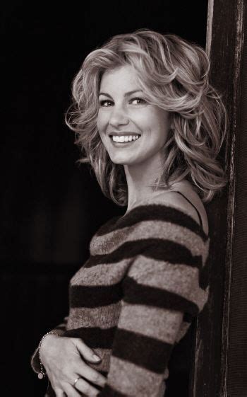 14 faith hill pixie cut short hairstyle trends the short hair handbook