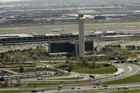 Newark Airport Warns Travelers Of Brown Water Supply