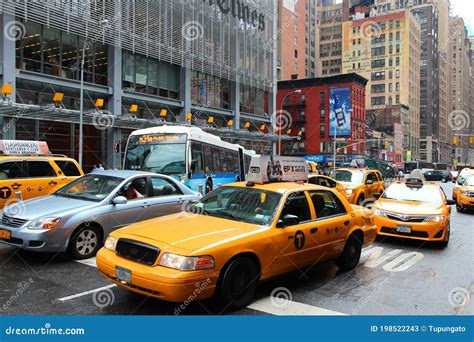 Manhattan Yellow Cabs Editorial Stock Photo Image Of Crown 198522243