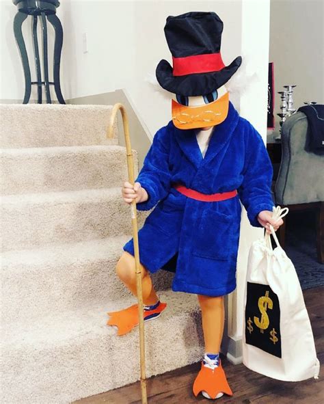 Pin By Kake Bitten On Diy Uncle Scrooge Costume Duck Costumes Daisy