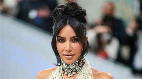kim kardashian debuts new bob haircut in skims campaign iheart