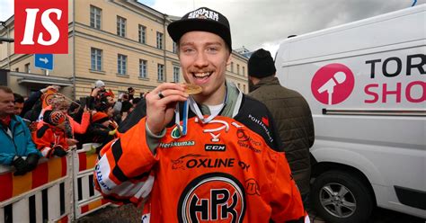 NHL:n suurseuraan vyöryy suomalaisia - hätävara Emil Larmista kasvoi SM ...