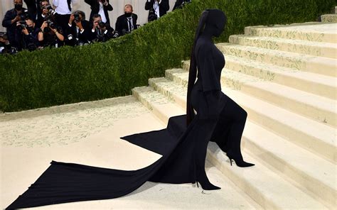 Kim Kardashian And Rihanna What They Wore To The 2021 Met Gala