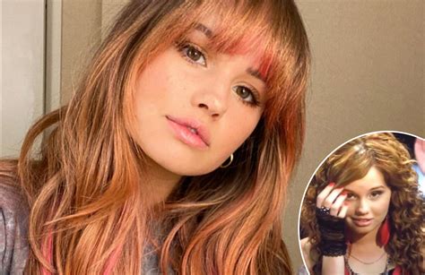 Debby Ryan Recreated That Viral Meme Of Her And The Internet Must Stan Girlfriend