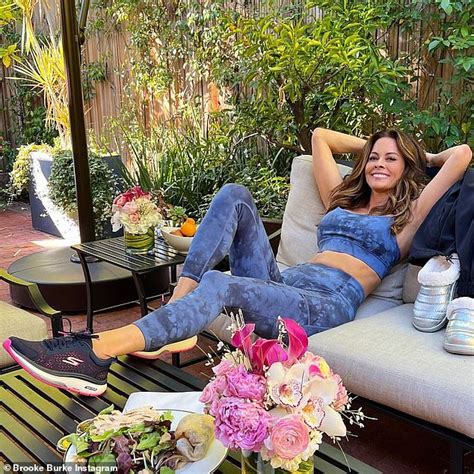 Brooke Burke 50 Shows Off Her Toned Body In A Tie Dye Bra Top And Leggings
