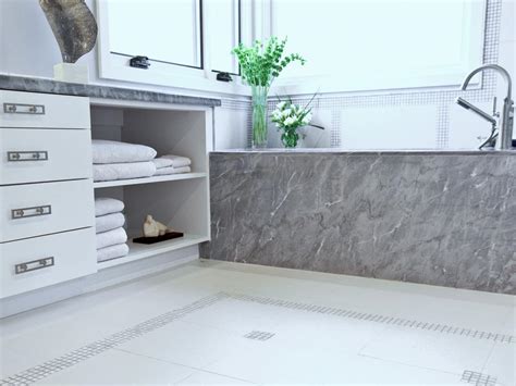 The Porcelain Tile That Looks Like Marble Which Offers The