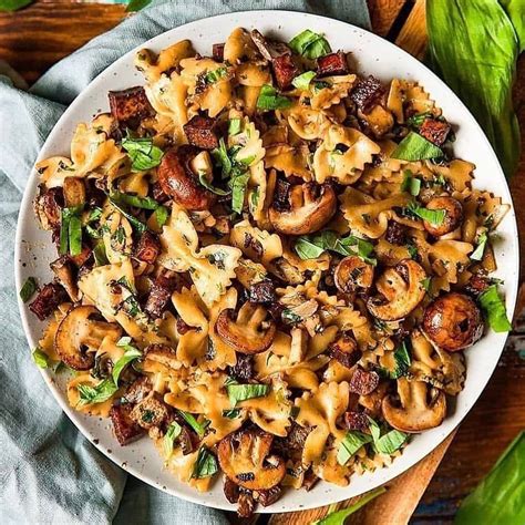 Creamy Vegan Mushroom Pasta A delicious recipe packed with flavour! Get ...