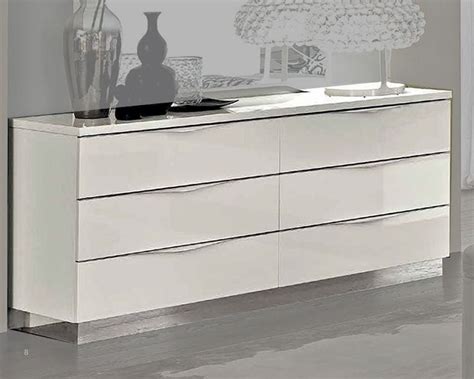 Here are 20 fabulous and modern dressers for your fabulous and modern clothes. Modern Double Dresser Onda in White Color 33150ON