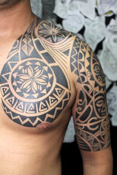 Si no deseas tatuarte algo grande y crees que el brazo es mucho, te aseguramos que tu mejor opción será realizarte un tatuaje en el hombro. Tatuajes maoríes: motivos, influencia y significado - Batanga