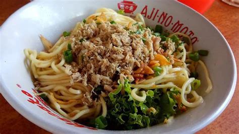 More images for mie ayam kerupuk pangsit » Resep Mi Ayam Pangsit Spesial Rasa Mantap Buatan Sendiri - Lifestyle Fimela.com