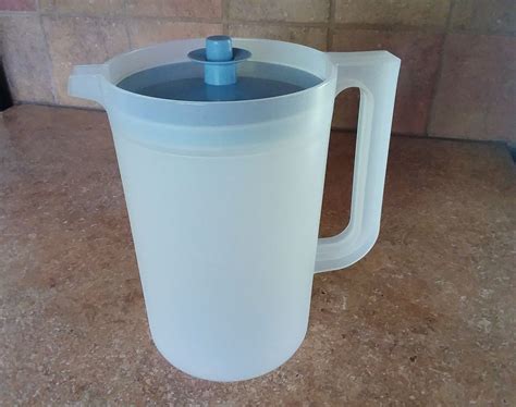 Tupperware Magnet Mini Classic Push Button Pitcher Lid Country Blue