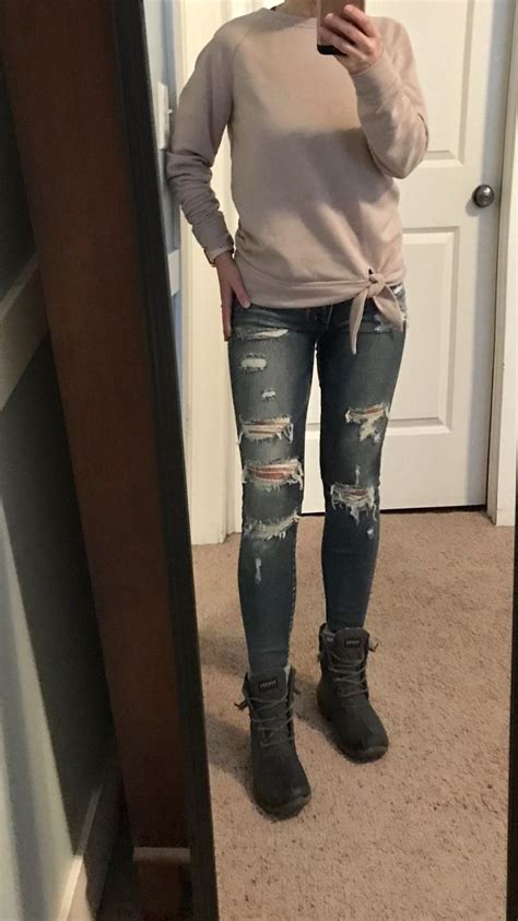 Blush Pink Crewneck Sweatshirt Ripped Jeans Navy Sperry Duck Boots