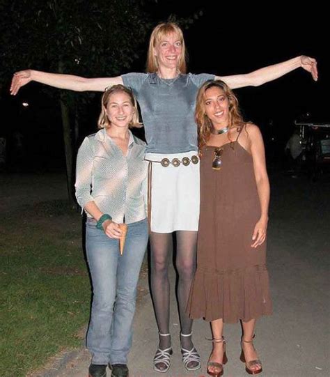 The Worlds Tallest Women 59 Pics