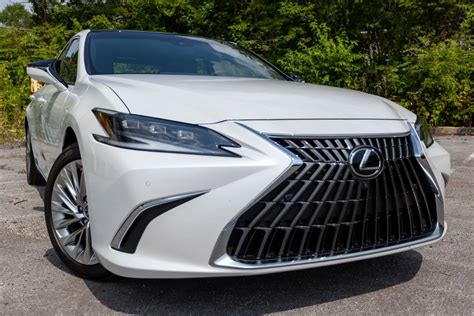 2022 Lexus Es 350 Review Now More Reasons To Buy