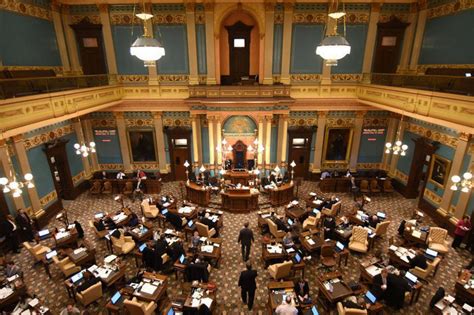 Michigan Senate To Skip Summer Break As Lawmakers Search For Road Funding Solution